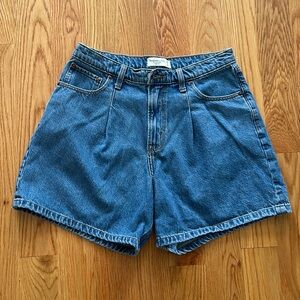 Abercrombie loose short size 29